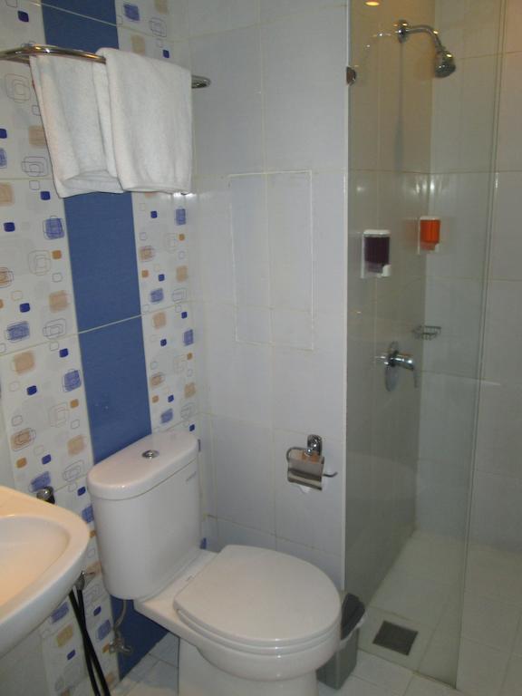 Dewarna Hotel Arifin Bunul Quarto foto